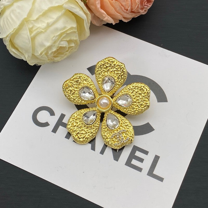 18K Chanel Pearl Gold Brooch