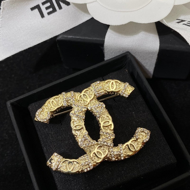 18K Chanel Diamond Gold Brooch